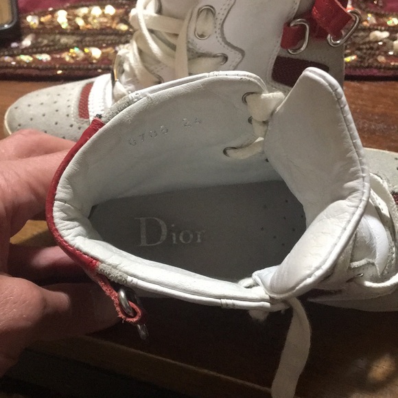 Multi - Picture 3 of 4